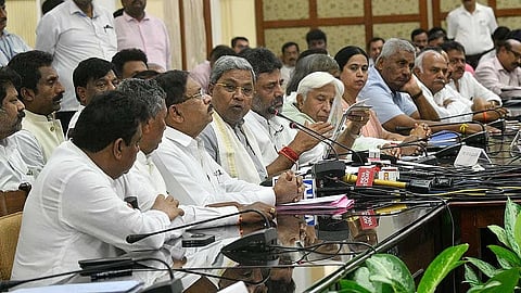 ಕರ್ನಾಟಕ ಸಿವಿಲ್ ಸೇವಾ ಹುದ್ದೆಗಳಿಗೆ ನೇಮಕಾತಿ ವಯೋಮಿತಿ 5 ವರ್ಷ ಹೆಚ್ಚಳಕ್ಕೆ ಸಚಿವ ಸಂಪುಟ ಅಸ್ತು