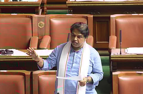 ಕೇಂದ್ರದಿಂದ ರಾಜ್ಯಪಾಲರಿಗೆ ಕರೆ, ರಾಜ್ಯ ಸರ್ಕಾರದಿಂದ ಫೋನ್ ಕದ್ದಾಲಿಕೆ ಆರೋಪ, ವಿಧಾನಸಭೆಯಲ್ಲಿ ಬಿಜೆಪಿ ಗದ್ದಲ!