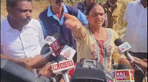 Actor Yash Mother Pushpa goes on a street rampage