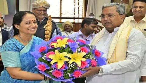 Shalini Rajaneesh and CM Siddaramaiah(File photo)
