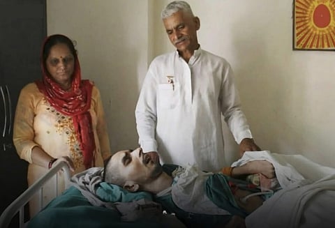 'ಎಲ್ಲರನ್ನು ಕ್ಷಮಿಸಿ, ಈಗ ಹೋಗುವ ಸಮಯ ಬಂದಿದೆ': ಹರೀಶ್ ರಾಣಾ ದೆಹಲಿಯ ಏಮ್ಸ್ ಗೆ ಶಿಫ್ಟ್, ಜೀವ ರಕ್ಷಕ ವ್ಯವಸ್ಥೆ ತೆಗೆಯುವ ಪ್ರಕ್ರಿಯೆ ಆರಂಭ-Video