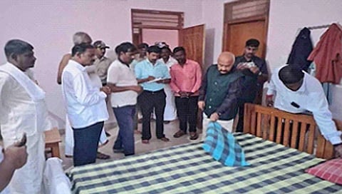 Upa Lokayukta Justice K N Phaneendra visited Karnataka State Choultry in Mantralaya,