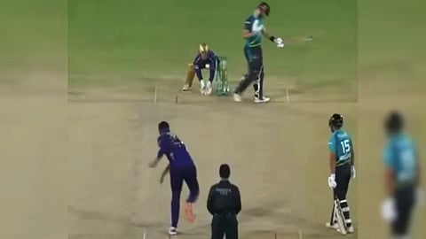 Daryl Mitchell got frustrated with the pause of Usman Tariq