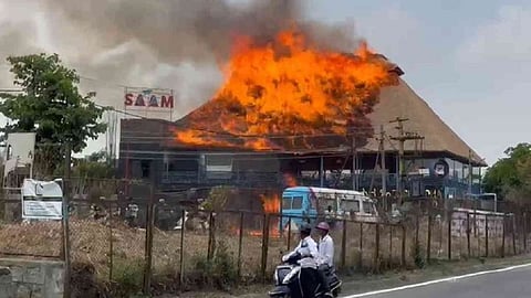 Bengaluru: Massive fire broke out at Shuddha thindi hotel near Sompura circle
