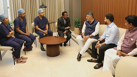 ಸಚಿವ ಸುಧಾಕರ್ ಆರೋಗ್ಯ ಸ್ಥಿತಿ ಗಂಭೀರ: ಆಸ್ಪತ್ರೆಗೆ ಡಿ.ಕೆ. ಶಿವಕುಮಾರ್ ಭೇಟಿ, ವೈದ್ಯರೊಂದಿಗೆ ಚರ್ಚೆ