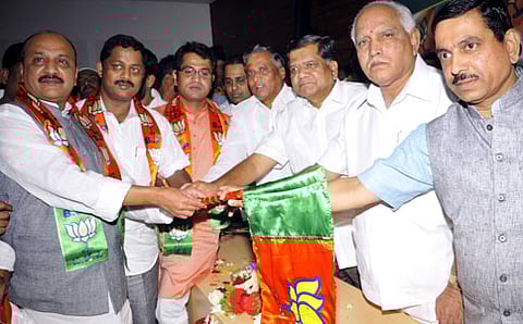 ಅಬ್ದುಲ್ ಅಜೀಂ, ಬಿ.ಎಸ್ ಯಡಿಯೂರಪ್ಪ, ಪ್ರಹ್ಲಾದ್ ಜೋಶಿ, ಜಗದೀಶ್ ಶೆಟ್ಟರ್