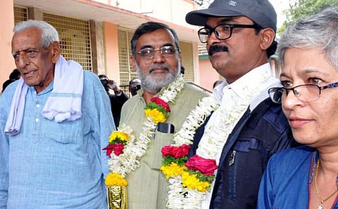 ಎಚ್.ಎಸ್. ದೊರೆ ಸ್ವಾಮಿ ಹಾಗೂ ಗೌರಿ ಲಂಕೇಶ್ ಜೊತೆ ಸಿರಿಮನೆ ನಾಗರಾಜ ಹಾಗೂ ನೂರ್ ಜುಲ್ಫೀಕರ್