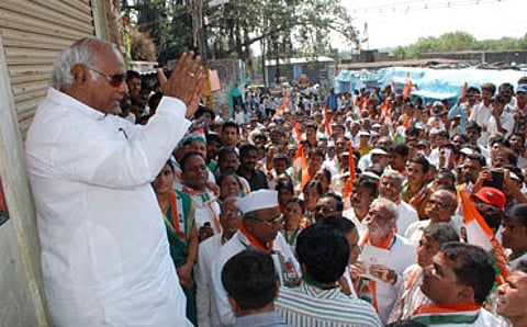 ಖರ್ಗೆ ಎಕ್ಸ್ಪ್ರೆಸ್, ಪ್ರತಿ ಮತದಾರರ ಮನೆಗೂ ಸ್ಟಾಪ್