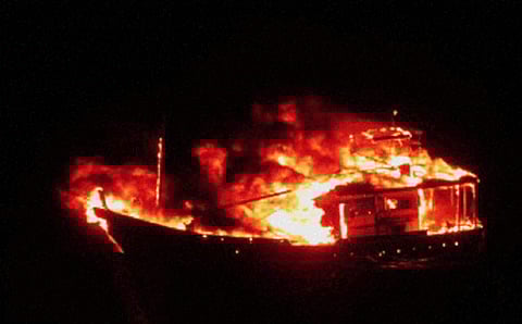 ಭಾರತದತ್ತ ಧಾವಿಸುತ್ತಿದ್ದ ಶಂಕಿತ ಉಗ್ರರ ಬೋಟ್ ಸ್ಫೋಟಗೊಂಡಿರುವುದು (ಸಂಗ್ರಹ ಚಿತ್ರ)