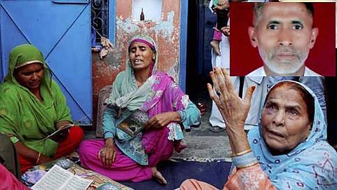 ಅಖ್ಲಾಕ್ ಸಂಬಂಧಿಕರು(ಅಖ್ಲಾಕ್ ಭಾವಚಿತ್ರ- ಬಲ ತುದಿಯಲ್ಲಿ)