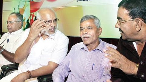 ಜನಶಕ್ತಿ ಉತ್ಸವದಲ್ಲಿ ಕೇರಳದ ಮಾಜಿ ಸಚಿವ ಬೇಬಿ, ಸಿಪಿಎಂ ಮುಖಂಡ ಜಿ.ವಿ.ಶ್ರೀರಾಮರೆಡ್ಡಿ ಮತ್ತಿತರರು