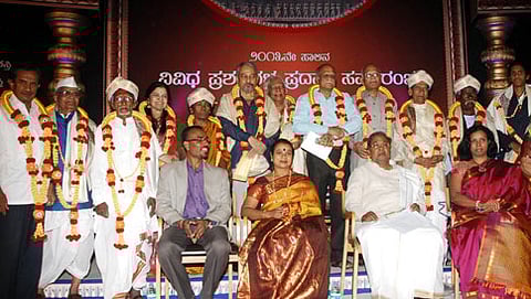 ನಾನಾ ಗೌರವ ಪ್ರಶಸ್ತಿ ಪ್ರದಾನ ಸಮಾರಂಭದಲ್ಲಿ ಮುಖ್ಯಮಂತ್ರಿ ಸಿದ್ದರಾಮಯ್ಯ