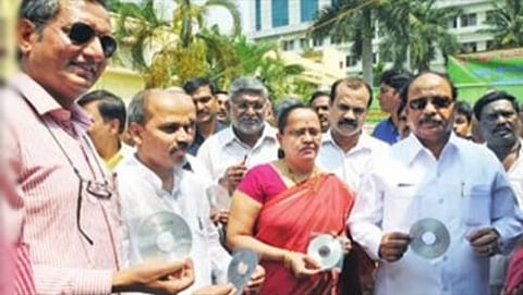 ವಾರ್ತಾ ಸಚಿವ ರೋಷನ್ ಬೇಗ್