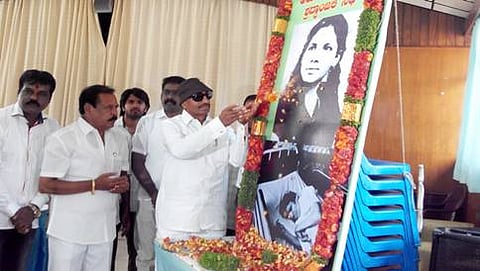 ಶ್ರದ್ಧಾಂಜಲಿ ಕಾರ್ಯಕ್ರಮದಲ್ಲಿ ವಾಟಾಳ್ ನಾಗರಾಜ್, ಸಾ.ರಾ ಗೋವಿಂದ್ ಮತ್ತು ಇನ್ನಿತರ ಕನ್ನಡ ಸಂಘಟನೆಯ ಮುಖಂಡರು ಉಪಸ್ಥಿತರಿದ್ದರು.