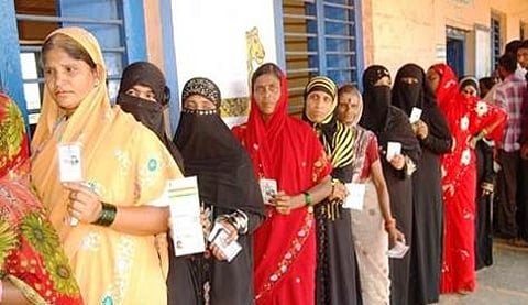 ಮತ ಚಲಾಯಿಸಿದ ನಾಗರಿಕರು