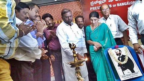 ನಗರದ ಪ್ರೆಸ್ ಕ್ಲಬ್ ನಲ್ಲಿ ವಿಶ್ವ ರೆಡ್ ಕ್ರಾಸ್ ದಿನಾಚರಣೆ ಕಾರ್ಯಕ್ರಮವನ್ನು ಉದ್ಘಾಟಿಸಿದ ಸಚಿವ ಎಚ್ ಆಂಜನೇಯ