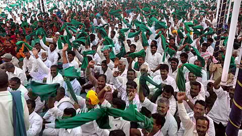 ಕಬ್ಬು ಬೆಳಗಾರರ ಸತ್ಯಾಗ್ರಹ