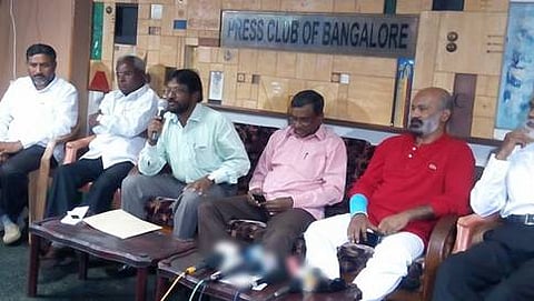 ಪತ್ರಿಕಾಗೋಷ್ಟಿಯಲ್ಲಿ ಸಂಘದ ಅಧ್ಯಕ್ಷ ಇಂದೂಧರ ಹೊನ್ನಾಪುರ, ಅಗ್ನಿ ಶ್ರೀಧರ್, ಮೋಹನ್ ರಾಜ್, ನಾಗರಾಜ್ ಮತ್ತಿತರರು ಹಾಜರಿದದ್ದರು.