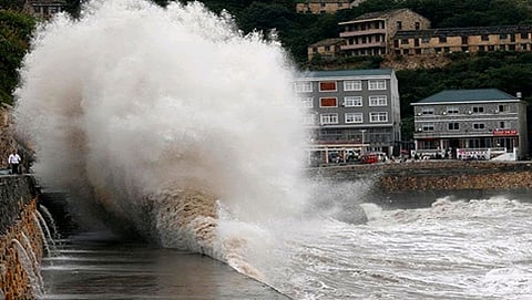 ಚೀನಾಕ್ಕೆ ಬಂದಪ್ಪಳಿಸಿರುವ ಚನ್-ಹೋಂ ಚಂಡಮಾರುತ