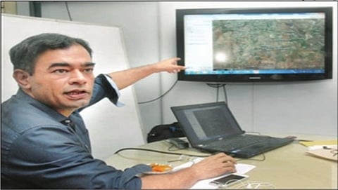 ಭೂ ದಾಖಲೆ, ಸರ್ವೆ ಇಲಾಖೆ ಆಯುಕ್ತ ಮನೀಷ್ ಮೌದ್ಗಿಲ್ ಸುದ್ದಿಗೋಷ್ಠಿಯಲ್ಲಿ ಇಲಾಖೆಯ ನೂತನ ಕ್ರಮಗಳ ಬಗ್ಗೆ ವಿವರಿಸಿದರು