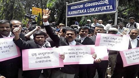 ಲೋಕಾಯುಕ್ತರ ರಾಜೀನಾಮೆಗೆ ಆಗ್ರಹಿಸಿ ವಕೀಲರ ಪ್ರತಿಭಟನೆ( ಸಂಗ್ರಹ ಚಿತ್ರ)