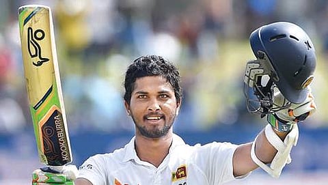 ಭಾರತ ತಂಡದ ವಿರುದ್ಧ ನಡೆಯುತ್ತಿರುವ ಮೊದಲ ಟೆಸ್ಟ್ ಪಂದ್ಯದಲ್ಲಿ ಅಜೇಯ ಶತಕದೊಂದಿಗೆ ಲಂಕಾಗೆ ನೆರವಾದ ದಿನೇಶ್ ಚಂಡಿಮಾಲ್.