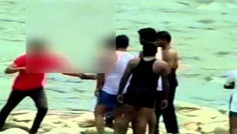 ಮೊಬೈಲ್ ಫೋನಿನಲ್ಲಿ ಸೆರೆಯಾದ ಹಲ್ಲೆಯ ದೃಶ್ಯ