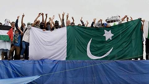 ಪಾಕ್ ಧ್ವಜ ಹಾರಾಟ