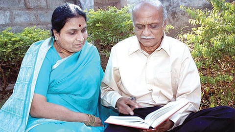 ಡಾ.ಎಂಎಂ ಕಲಬುರ್ಗಿ ಮತ್ತು ಅವರ ಪತ್ನಿ (ಸಂಗ್ರಹ ಚಿತ್ರ)