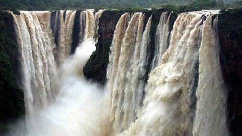 ವಿಶ್ವವಿಖ್ಯಾತ ಜೋಗಜಲಪಾತ (ಸಂಗ್ರಹ ಚಿತ್ರ)