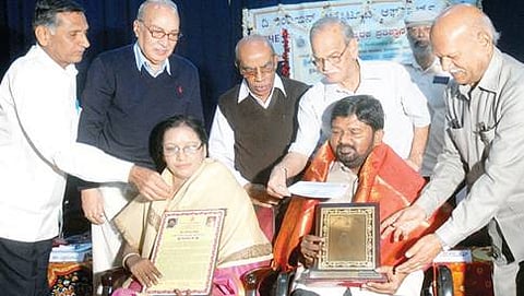 ನಾಡೋಜ ಡಾ. ಸಿದ್ದಲಿಂಗಯ್ಯ ದಂಪತಿಗೆ ಸನ್ಮಾನ