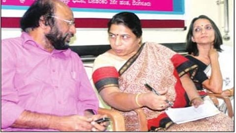 ಕಾರ್ಯಕ್ರಮದಲ್ಲಿ ಭಾಗವಹಿಸಿದ್ದ ಪ್ರಗತಿಪರ ಚಿಂತಕ ಪ್ರಗತಿಪರ ಚಿಂತಕ ಲಕ್ಷ್ಮಿಪತಿ ಕೋಲಾರ