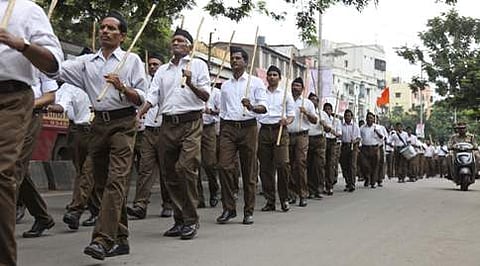 90 ವರ್ಷದ ಸಾಂಪ್ರದಾಯಿಕ ಚಡ್ಡಿ ತೊರೆದು ಪ್ಯಾಂಟ್ ಮೊರೆಹೋದ ಆರ್ ಎಸ್ ಎಸ್ ಕಾರ್ಯಕರ್ತರು