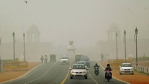 ಹೊಗೆಯಿಂದ ಆವರಿಸಿರುವ ದೆಹಲಿಯ ಚಿತ್ರ