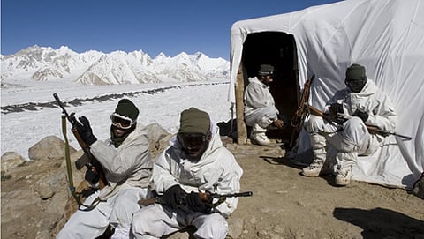 ಸಿಯಾಚಿನ್ ನಿರ್ಗಲ್ಲು ಪ್ರದೇಶದಲ್ಲಿ ಭಾರತದ ಸೈನಿಕರು