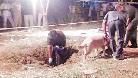 ಸ್ಪೋಟ ಸಂಭವಿಸಿದ ಸ್ಥಳದಲ್ಲಿ ಬಾಂಬ್ ನಿಷ್ಕ್ರಿಯ ದಳದ ಪರಿಶೀಲನೆ