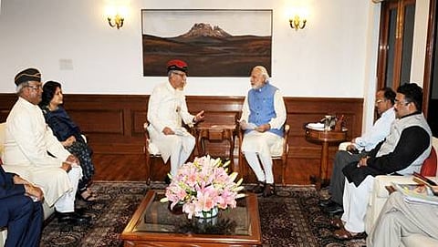 ಎಎಂಯು ವಿವಿ ಉಪಕುಲಪತಿ- ಪ್ರಧಾನಿ ಮೋದಿ ಭೇಟಿ
