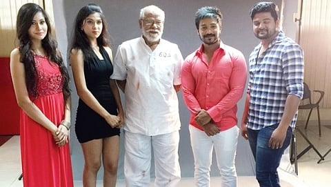 'ಬ್ಯುಸಿನೆಸ್' ಚಿತ್ರದ ಸಹನಟರ ಜೊತೆ ಫೋಟೋ ಶೂಟ್ ನಲ್ಲಿ ಮೂಗೂರು ಸುಂದರ್