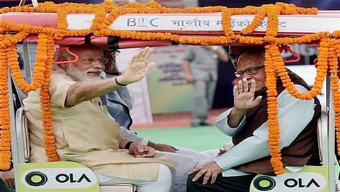 ಸ್ಟಾಂಡ್ ಅಪ್ ಇಂಡಿಯಾ ಯೋಜನೆ ಉದ್ಘಾಟನೆ ವೇಳೆ ಇ-ರಿಕ್ಷಾಗೆ ಚಾಲನೆ ನೀಡಿದ ಪ್ರಧಾನಿ ಮೋದಿ