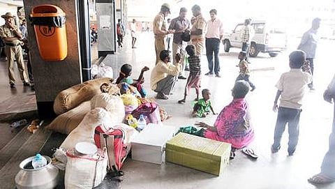 ಮಂಗಳೂರು ಬಂದ್: ಬಸ್ ನಿಲ್ದಾಣದಲ್ಲೇ ಉಳಿದುಕೊಂಡ ಪ್ರಯಾಣಿಕರು
