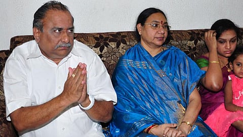 ಉಪವಾಸ ನಿರತ ಮುದ್ರಗಡ ಪದ್ಮನಾಭಂ (ಸಂಗ್ರಹ ಚಿತ್ರ)