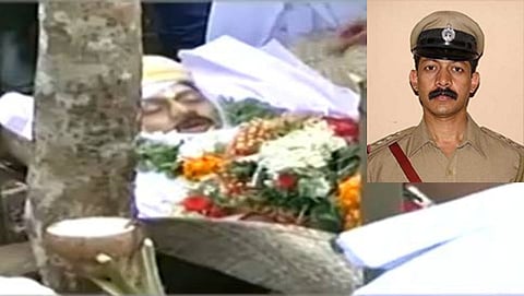 ಎಂಕೆ ಗಣಪತಿ ಅಂತ್ಯಸಂಸ್ಕಾರ