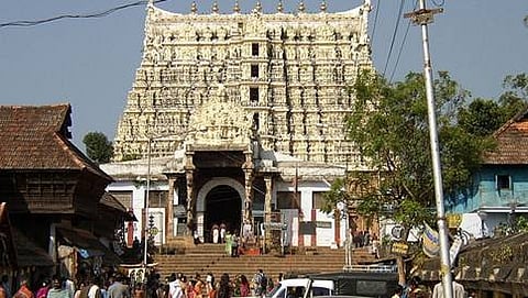 ಕೇರಳದ ತಿರುವನಂತಪುರ ಜಿಲ್ಲೆಯ ಶ್ರೀ ಪದ್ಮನಾಭ ಸ್ವಾಮಿ ದೇಗುಲ