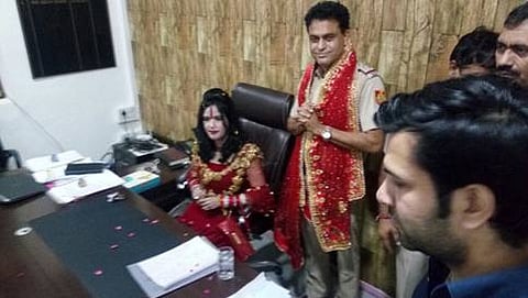 ಠಾಣಾಧಿಕಾರಿ ಕುರ್ಚಿಯಲ್ಲಿ ರಾಧೆ ಮಾ