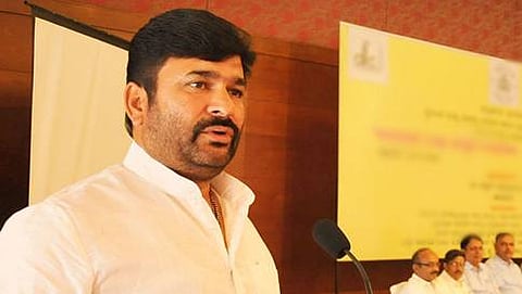 ಗಣಿ ಮತ್ತು ಭೂ ವಿಜ್ಞಾನ ಸಚಿವ ವಿನಯ್ ಕುಲಕರ್ಣಿ