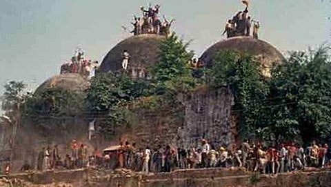 ಬಾಬ್ರಿ ಮಸೀದಿಯನ್ನು ಕೆಡವಿದ ಹಿಂದೂ ಕಾರ್ಯಕರ್ತರ ಹರ್ಷೋದ್ಘಾರ