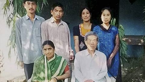 ಕುಟುಂಬಸ್ಥರ ಜೊತೆ ಚೀನಾ ಸೈನಿಕ ವಾಂಗ್
