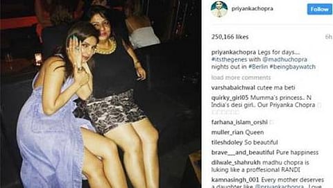 ತಾಯಿಯೊಂದಿಗೆ ಬಾಲಿವುಡ್ ನಟಿ ಪ್ರಿಯಾಂಕಾ ಚೋಪ್ರಾ