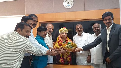 ಸುಧಾಮೂರ್ತಿಗೆ ಅಧಿಕೃತ ಆಹ್ವಾನ ನೀಡಿದ ಮೈಸೂರು ಜಿಲ್ಲಾಡಳಿತ