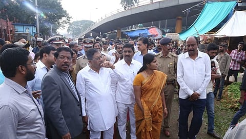 ಕೆ. ಆರ್. ಮಾರುಕಟ್ಟೆಯಲ್ಲಿ ಉಪಮುಖ್ಯಮಂತ್ರಿ ಡಾ. ಜಿ. ಪರಮೇಶ್ವರ್ ಪರಿಶೀಲನೆ